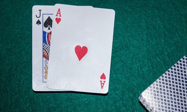 Estrategia de blackjack: los errores más comunes de los jugadores - -
