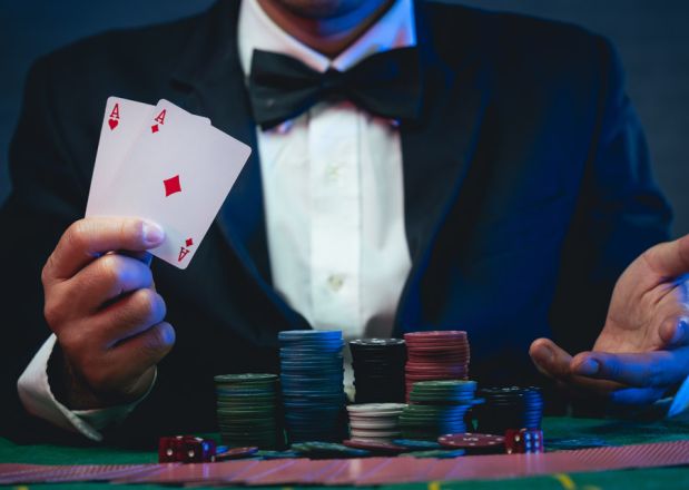 Cinco consejos para poner la mejor cara de póker - -