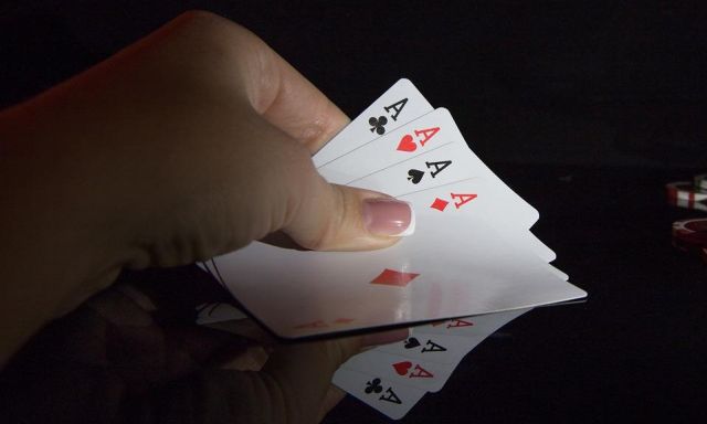 ¿Cómo jugar al Fast Forward Poker? - -