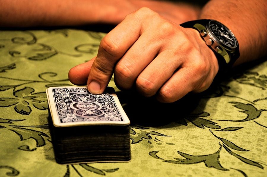 Algunos jugadores usan la técnica de conteo de cartas en el blackjack - -