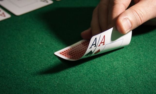 Cómo jugar al poker- Guía para principiantes - -